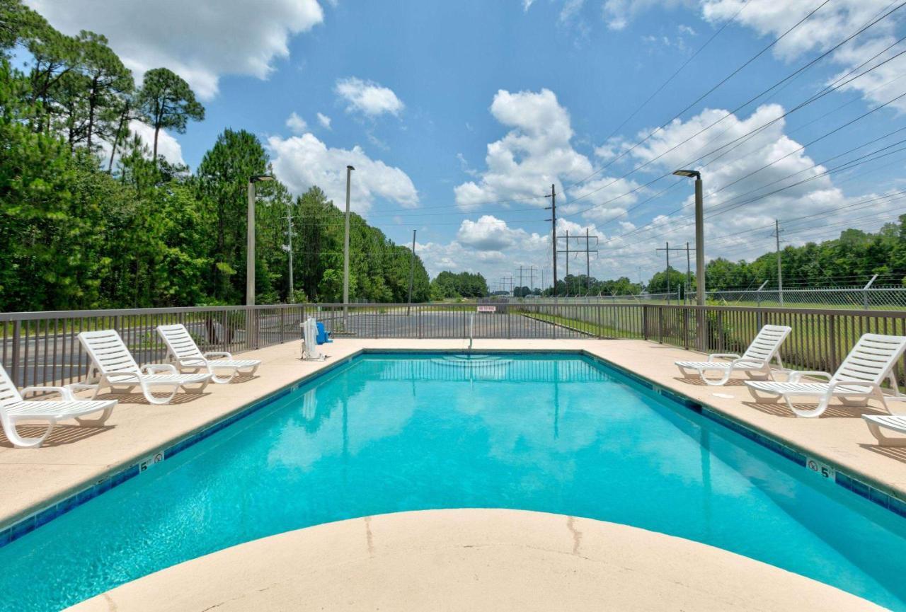Super 8 By Wyndham Diberville Biloxi Area Exterior foto